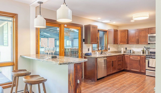 This house is a 4 bedroom(s), 3 bathrooms, located in Kingston, NY.