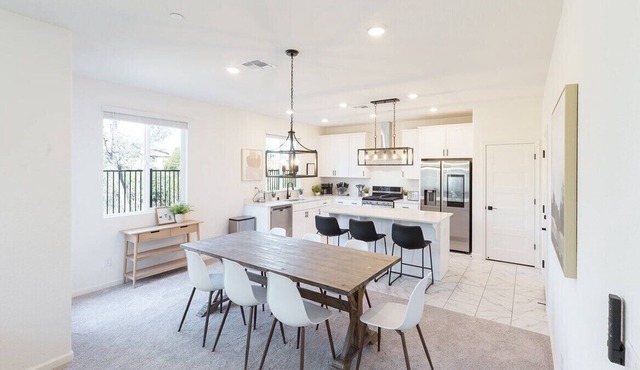 This house is a 4 bedroom(s), 3 bathrooms, located in Rocklin, CA.