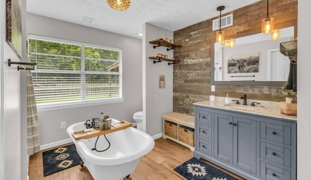 This house is a 4 bedroom(s), 3 bathrooms, located in Bloomingdale , GA.