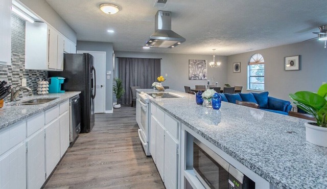 This house is a 4 bedroom(s), 2 bathrooms, located in Warner Robins, GA.