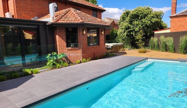 This house is a 4 bedroom(s), 2.5 bathrooms, located in Lake Wendouree, VIC.