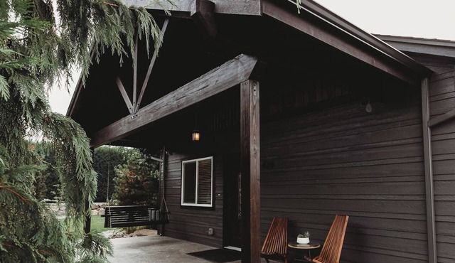 This house is a 2 bedroom(s), 2 bathrooms, located in East Wenatchee, WA.