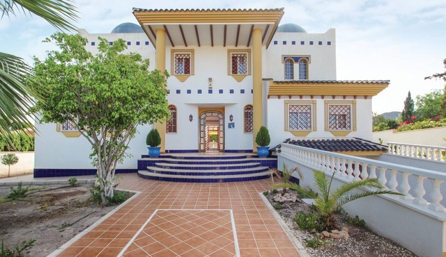 This impressive vacation chalet with capacity for 10 people and private pool was built in Andalusian