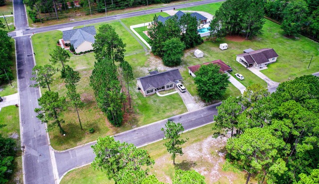 This is a 3 bedroom and 2 bath house located in a quiet neighborhood with love.