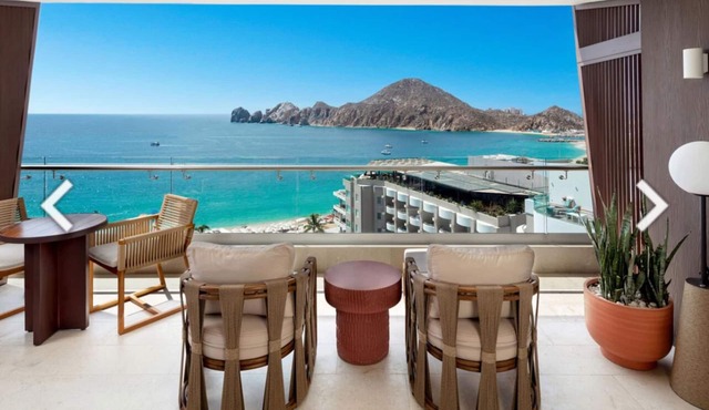 THIS IS IT ! Luxurious Oceanfront Suite: Spa, Beach & Adventure Await!