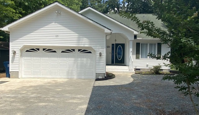 This is it! Rancher central to beaches, pools, golf, casino! Fenced yard, Deck.