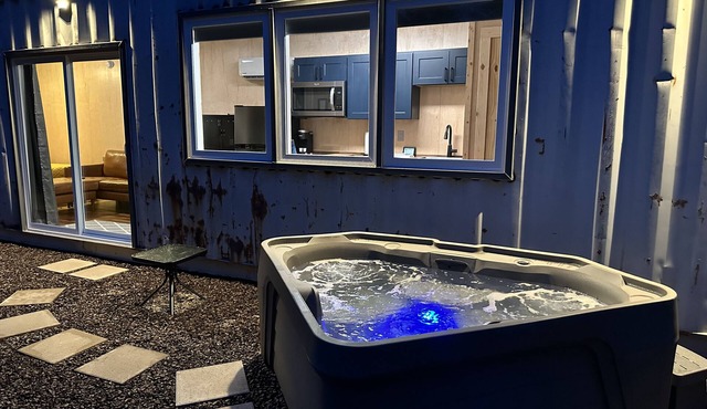 THIS IS THE ONE!-COUPLE’S CABIN-HOT TUB-NATURAL BRIDGE-SUPER CLEAN-GREAT VIEW!