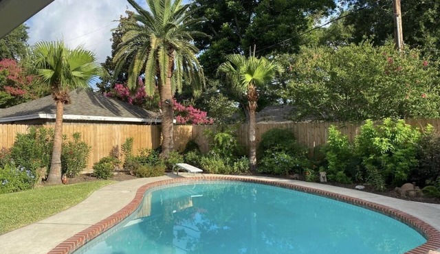 This large house w/pool is ready for you and your group to make great memories.
