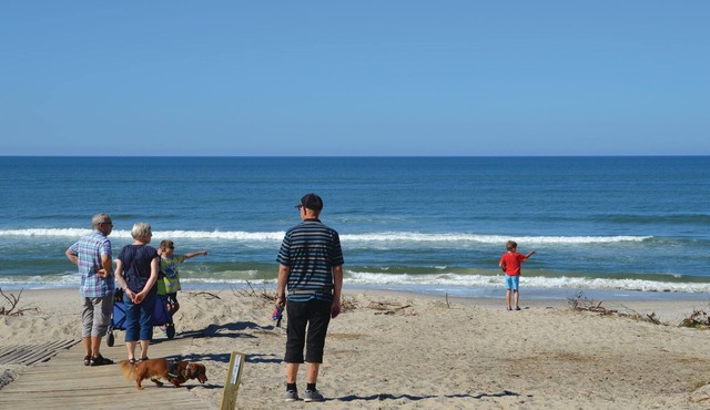 This large vacation home is located in a quiet area and can accommodate no less than 14 people.