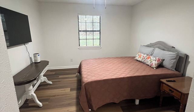 This Little LightnPeaceful Tiny House Retreat - Just 9 miles from Longview Mall