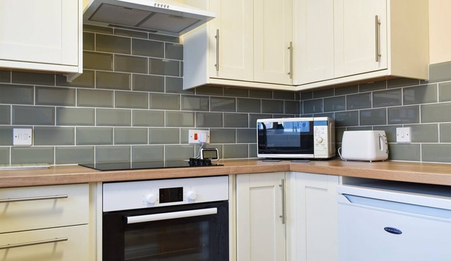 This lovely little retreat for two is perfect for exploring the North Norfolk coast and Broads.