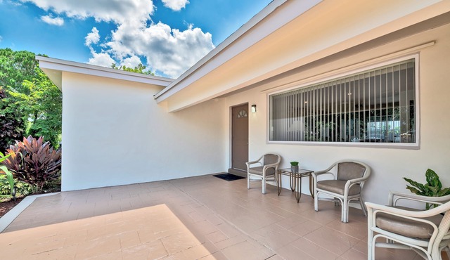 This luxurious 3 bedrooms 2 bathrooms, Jacuzzi pool