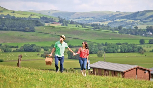 This luxurious lodge is the perfect retreat for spoiling someone special.