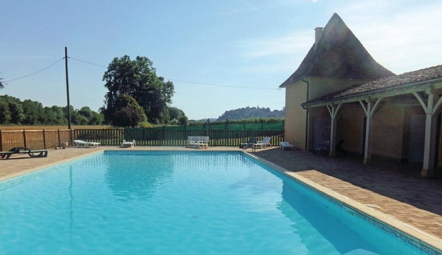 This magnificent house with a spacious terrace is located in Limeuil, which is officially one of the