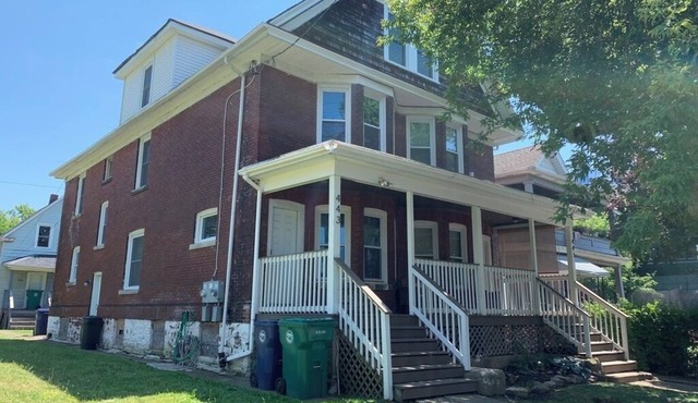 This Old House - 10 Minute Walk to the Falls