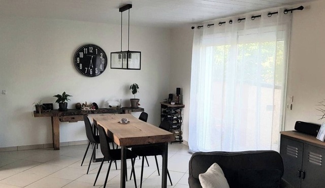 This peaceful country house offers a relaxing break for the whole family.