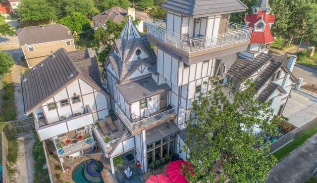 This property is featured in the book "111 Places in Houston You Must Not Miss"