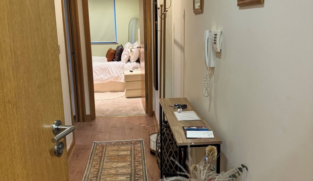 This serviced apartment is a 1 bedroom(s), 1 bathrooms, located in Shipley, England.