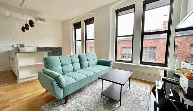 This serviced apartment is a 0 bedroom(s), 2 bathrooms, located in Omaha, NE.