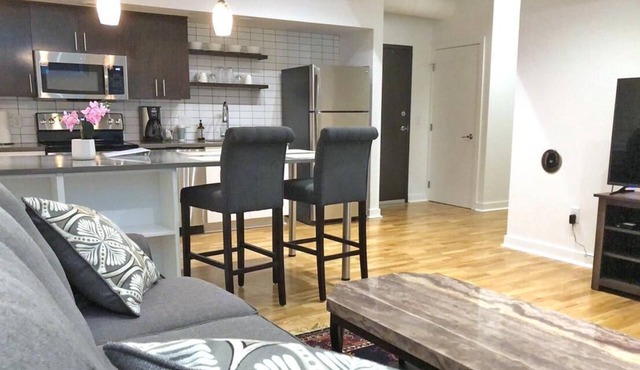 This serviced apartment is a 2 bedroom(s), 2 bathrooms, located in Omaha, NE.
