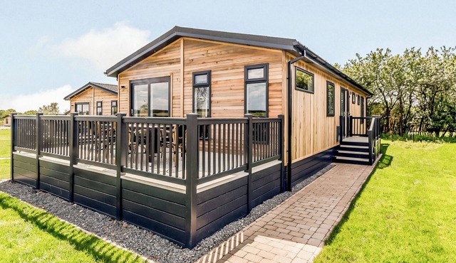 This spacious lodge is perfect for a break away in the English countryside.