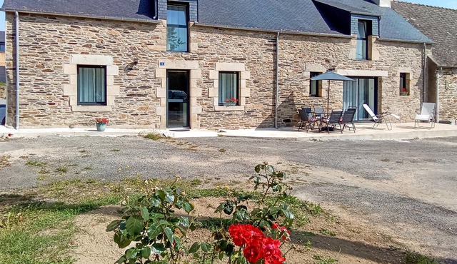 This spacious vacation home offers you space for the whole family near a lake.