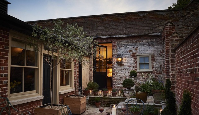 This splendid property is located just six miles from the North Norfolk coast.