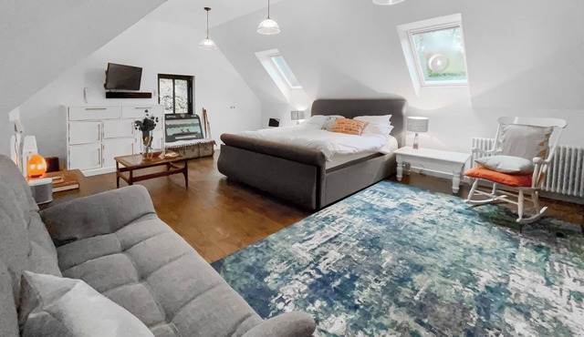 This studio apartment is brilliant.