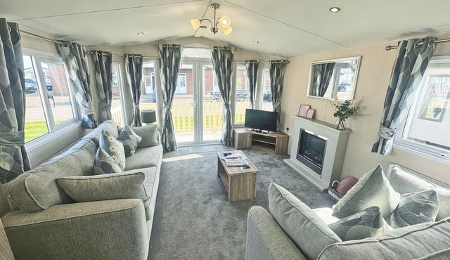 This stunning holiday home with a double bedroom and en suite W.