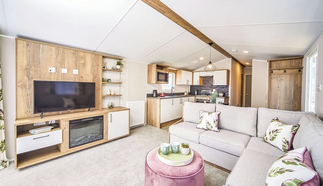 This stunning holiday home with a double bedroom and en suite W.