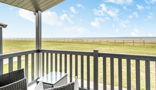 This stunning holiday home with a double bedroom and en suite W.