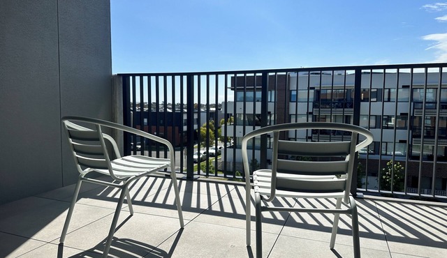 This stunningly beautiful 2 bedroom apartment located in the heart of Clayton South