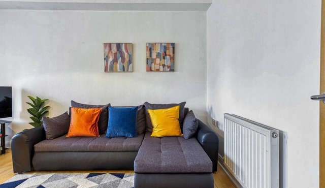This stylish and central apartment in the heart of Manchester
