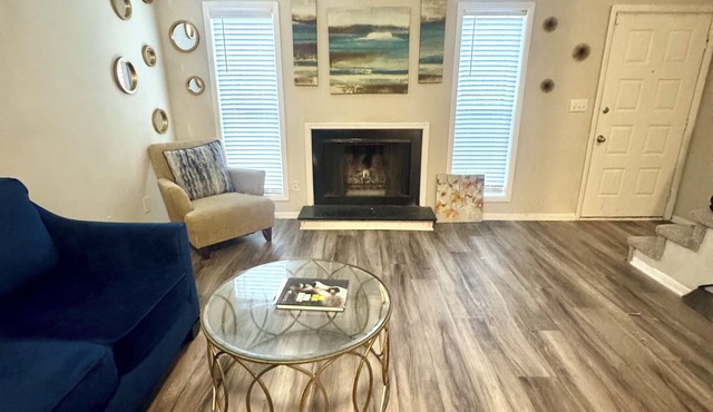 This stylish loft home is nestled on the vibrant Memorial Drive/Atlanta area!