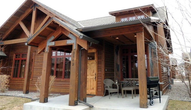 This townhouse in Legend's on Bridger Creek is beautifully finished.