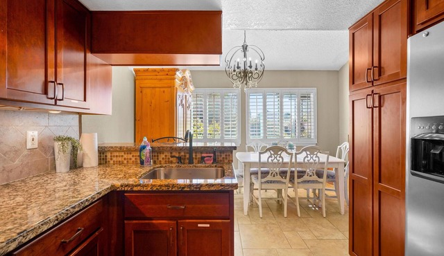 This townhouse is a 3 bedroom(s), 1.5 bathrooms, located in El Paso, TX.