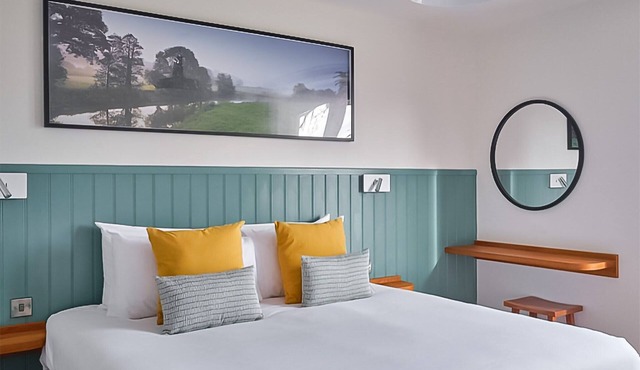 This ultra luxurious 4-bedroom retreat comfortably accommodates up to 8 guests, offering a serene es