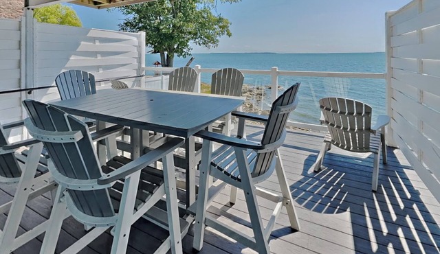 This View Sells Itself—Lakefront for 10 ppl | C113