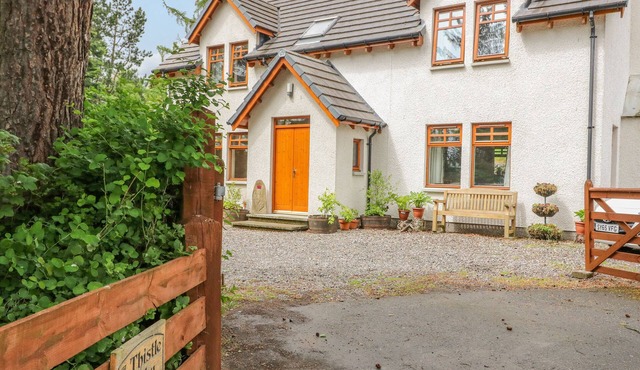 THISTLE DHU, family friendly, with open fire in Newtonmore