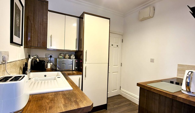 Thompson Apartments No.3 by Switchback Stays