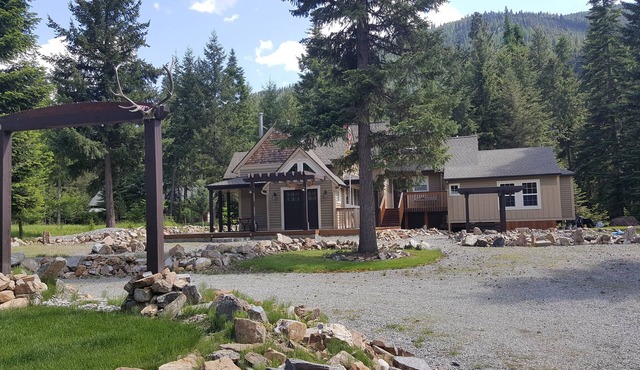 Thompson Falls Paradise * Montana's Gem * low as $165 per Night !