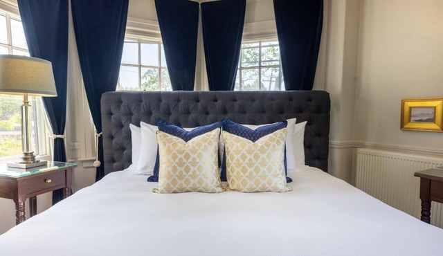 Thompson Suite with Fireplace at Kennebunkport Inn, Near Dock Square