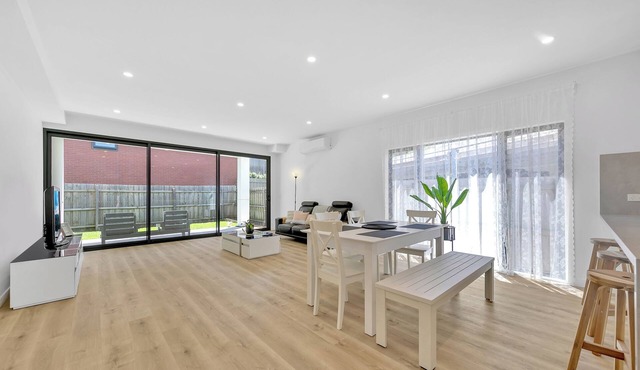 Thornbury Place - Melbourne, Australia : A Home Away From Home