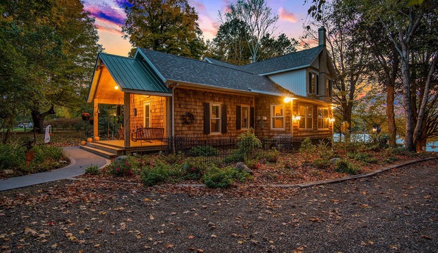 Thorndale-Pool & Hot Tub, Modern Farm House, Near Lake Michigan