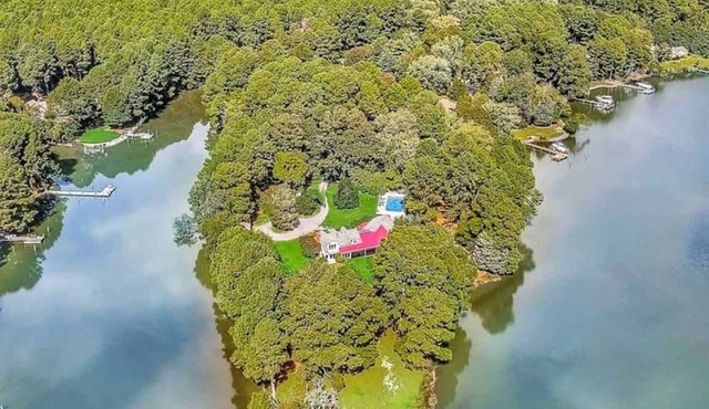 Thorneton Point Estate