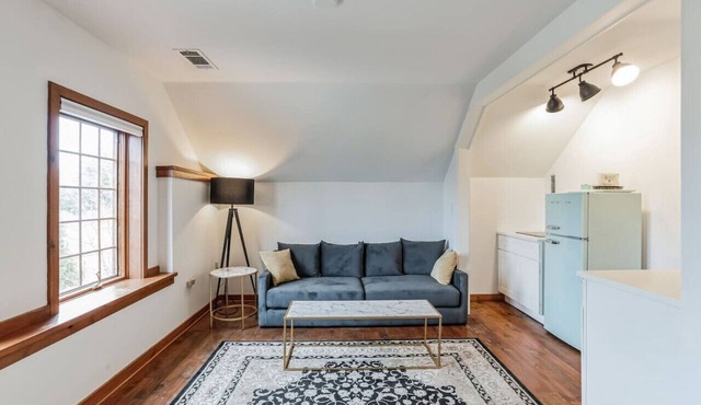 Thornton Studio w/Kitchenette