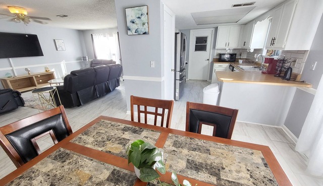 Thoughtfully Designed 2-bedroom 2 Bath house in peaceful Warner Robins