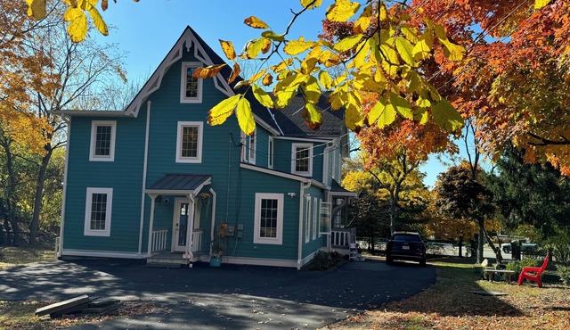 Thoughtfully restored Victorian-Walk to Main Street