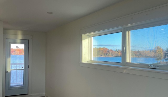 Thousand Islands Luxury Peninsula Getaway - 360 Water View -