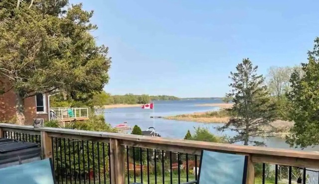 Thousand Islands Pet Friendly Home Gananoque Kingston Ontario,